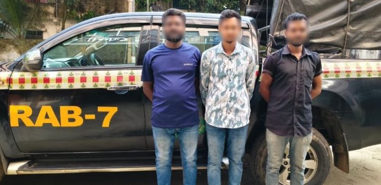 ভূজপুরে ৫১ কেজি গাঁজাসহ তিন মাদক ব্যবসায়ী আটক