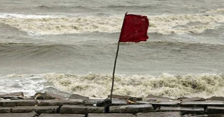 নিম্নচাপে রূপ নিল লঘুচাপটি, উত্তাল সাগর