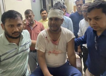 সীতাকুণ্ডে ২ সাংবাদিকদের ওপর সন্ত্রাসী হামলা