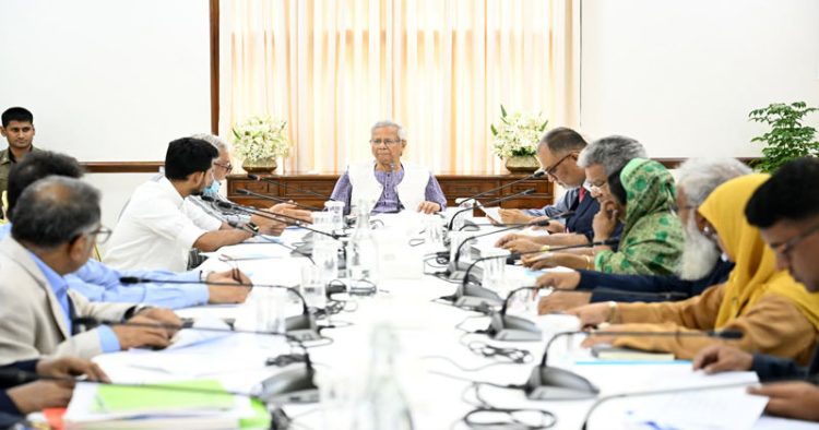 আমাদের যোগাযোগ ব্যবস্থা খুবই হযবরল অবস্থায় রয়েছে : প্রধান উপদেষ্টা