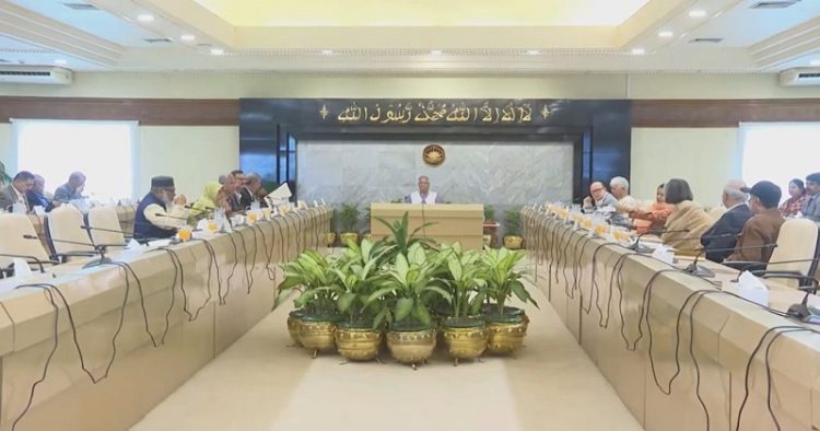 উপদেষ্টা পরিষদের বিশেষ সভায় খালেদা জিয়ার জন্য দোয়া