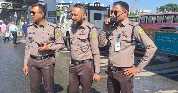 হাসিনার রায় ঘিরে সতর্ক অবস্থানে আইনশৃঙ্খলা বাহিনী