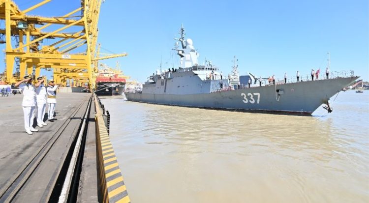 চট্টগ্রাম বন্দরে রাশিয়ার নৌবাহিনীর জাহাজ