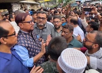 বিকাল চারটার আগে নিউ মার্কেট মোড়ে হকার নয় : মেয়র শাহাদাত