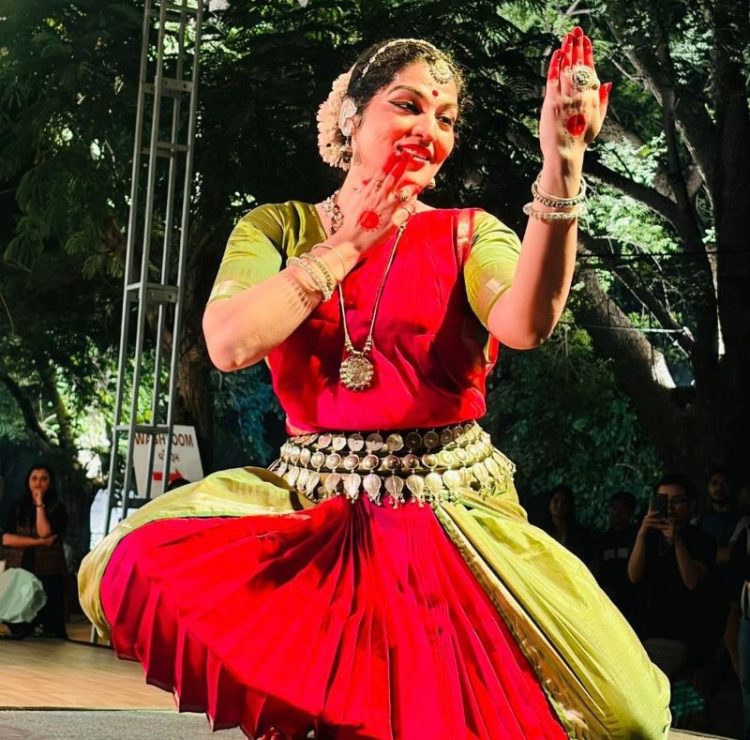 আহমেদাবাদে ‘অঙ্গ রাগ’-এ দর্শককে মুগ্ধ করলেন নৃত্যশিল্পী জুনাহি রত্তন