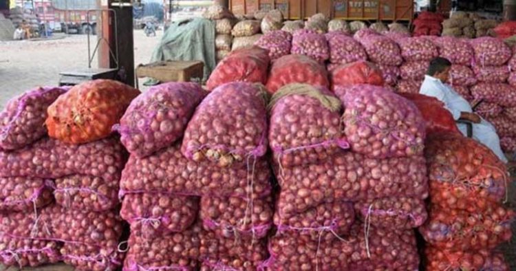 অস্বস্তি কাটেনি পেঁয়াজের বাজারে