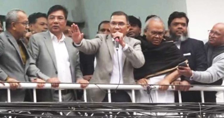 দেড় যুগ পর নয়াপল্টনে বিএনপির কেন্দ্রীয় কার্যালয়ে তারেক রহমান