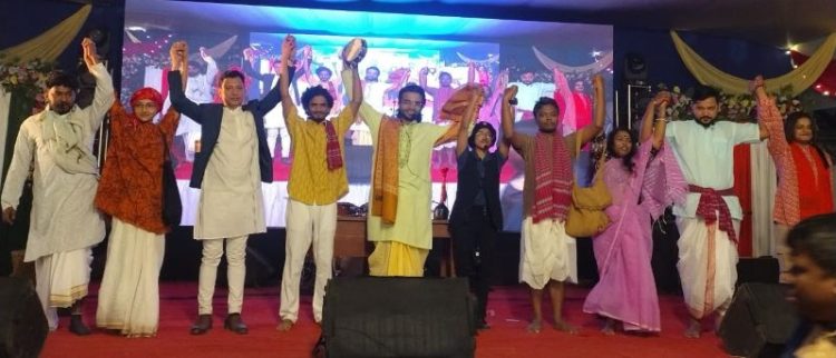 বারেক মিয়া বহুমুখী উচ্চ বিদ্যালয়ের পুনর্মিলনীতে বয়ান শিল্পাঙ্গনের নাটক পরিবেশন