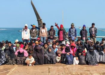 অবৈধভাবে মালয়েশিয়া যাওয়ার পথে দালালসহ আটক ২৭৩