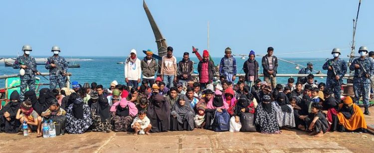 অবৈধভাবে মালয়েশিয়া যাওয়ার পথে দালালসহ আটক ২৭৩