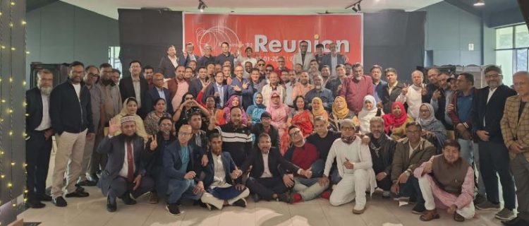 ৩২ বছর পর মহসিন কলেজের এইচএসসি ১৯৯৩ ব্যাচের পুনর্মিলনী