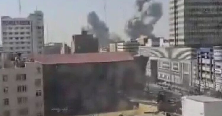 তেহরানে তিন স্থানে বিস্ফোরণ, ইসরায়েলে জরুরি অবস্থা জারি