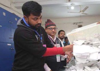 উৎসবমুখর পরিবেশে ভোটগ্রহণ শেষ, গণনা শুরু