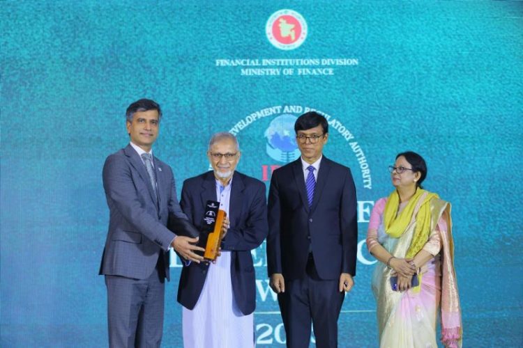 জীবন বীমায় দেশের সেরা মেটলাইফ বাংলাদেশ