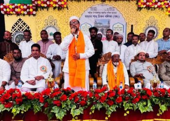 পটিয়ায় শাহ চিকন খলিফার ওরশে ভক্তদের ঢল, সম্প্রীতির বার্তা মেয়রের