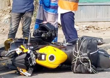 সীতাকুণ্ডে কাভার্ডভ্যানে মোটরসাইকেলের ধাক্কা, যুবক নিহত