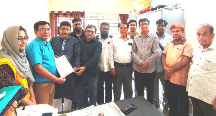 জাতীয় গণ মাধ্যম সপ্তাহের স্বীকৃতির দাবিতে প্রধানমন্ত্রী বরাবর স্মারকলিপি