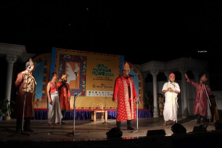 মে দিবসে স্কেচ গ্যালারি নন্দনের গান ও পথনাটক