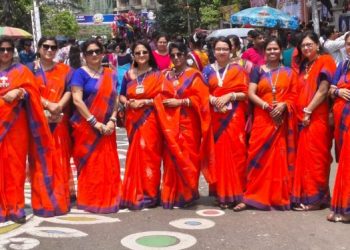 চট্টগ্রামে পহেলা বৈশাখে শিল্পীদের অভিভাবকদের বৈচিত্র্যময় সাজ