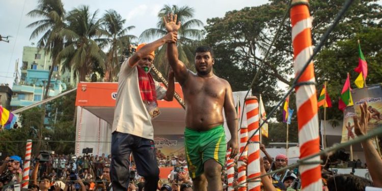 জব্বারের বলীখেলায় এবারও চ্যাম্পিয়ন বাঘা শরীফ