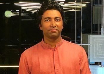 আলো, বৃষ্টি আর নীরবতার এক শহর
