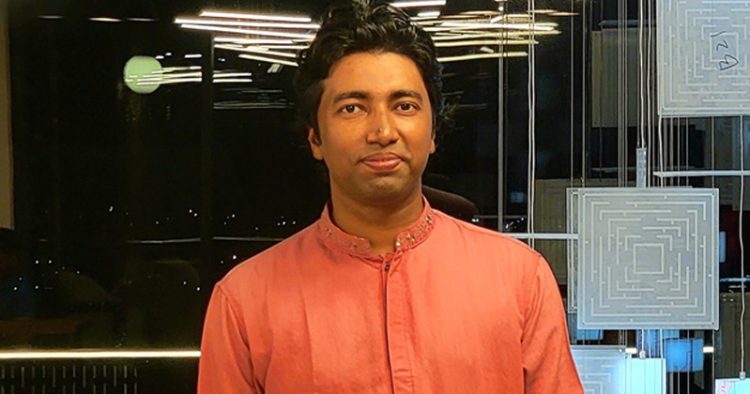 আলো, বৃষ্টি আর নীরবতার এক শহর