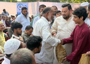 দুঃস্থ ও অসহায় নেতাকর্মীদের মাঝে কুরবানির মাংস বিতরণ প্রতিমন্ত্রী মীর হেলালের
