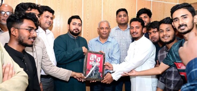 চট্টগ্রাম বিশ্ববিদ্যালয় পরিদর্শনে নাহিদ ইসলাম