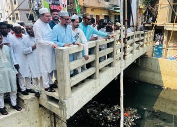 চাক্তাই খাল ও ব্রীজের কাজ পরিদর্শনে চসিক মেয়র শাহাদাত হোসেন