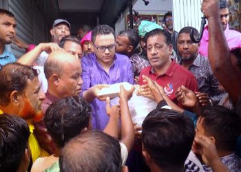 পানিবন্দি মানুষের পাশে এমপি সাঈদ নোমান
