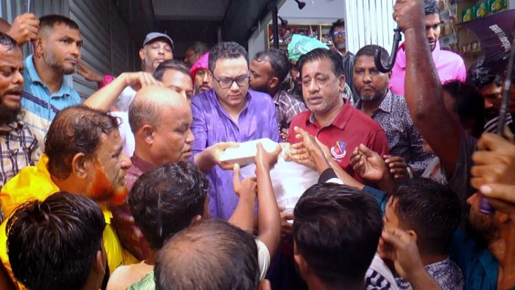 পানিবন্দি মানুষের পাশে এমপি সাঈদ নোমান