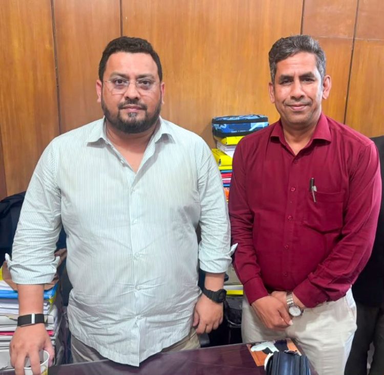 ভূমি প্রতিমন্ত্রীর সাথে চুয়েট ভিসির সৌজন্য সাক্ষাৎ ও মতবিনিময়
