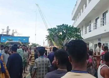 সীতাকুণ্ডে শিপইয়ার্ডে বিষাক্ত গ্যাসে মৃতের সংখ্যা বেড়ে ৯