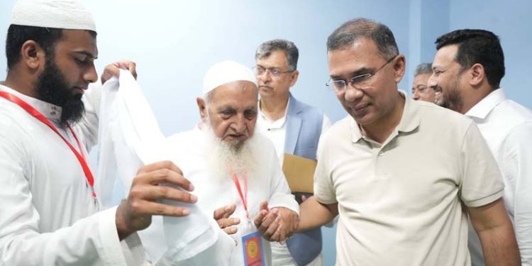 হেফাজত আমিরের সাথে প্রধানমন্ত্রীর সাক্ষাৎ