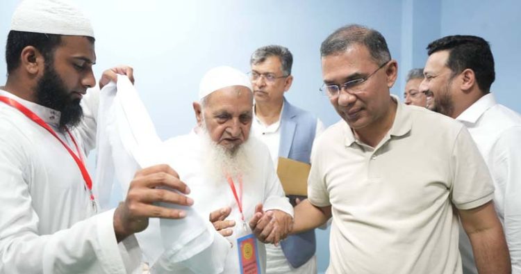 হেফাজত আমিরের সাথে প্রধানমন্ত্রীর সাক্ষাৎ