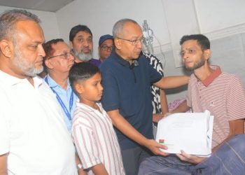 অসুস্থ যুবদল নেতা আব্বাস উদ্দিনের চিকিৎসায় আর্থিক সহায়তা