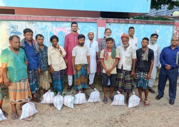 বান্দরবানে এপেক্স ক্লাব অব কর্নফুলীর ত্রাণসামগ্রী বিতরণ