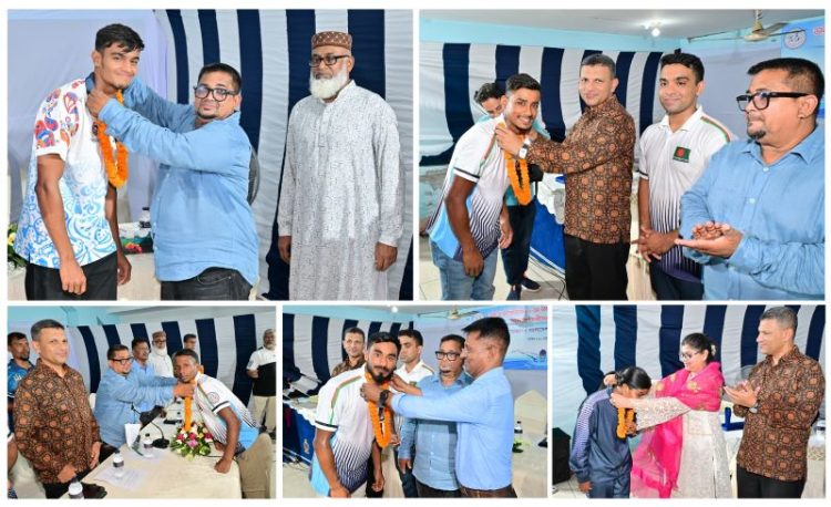 বিশ্ব দূরপাল্লা সাঁতারে পদকজয়ী সাঁতারুদের সংবর্ধনা