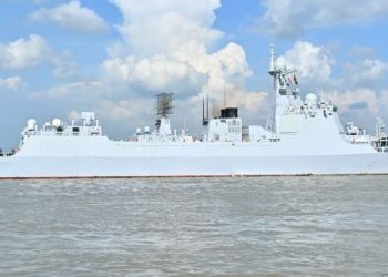 শুভেচ্ছা সফরে চট্টগ্রামে চীনের তিন জাহাজ