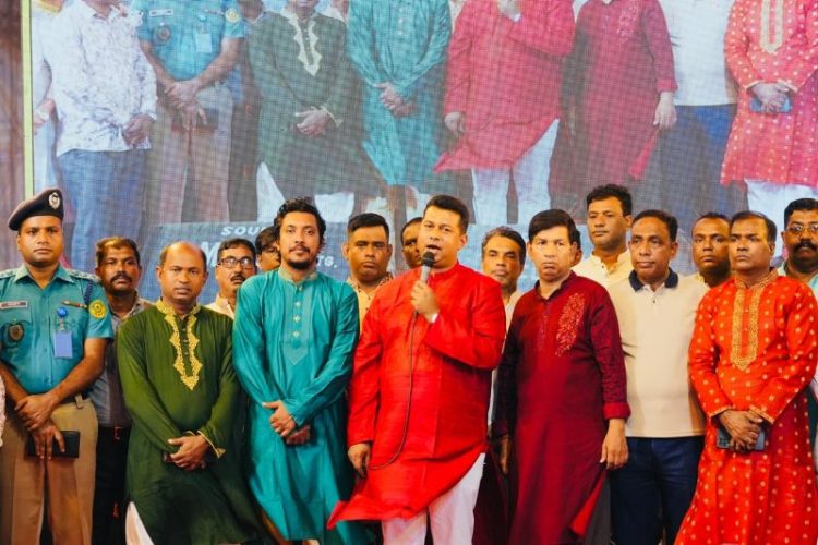 চট্টগ্রামে প্রথমবার জেলা প্রশাসকের হাতে মহালয়ার উদ্বোধন