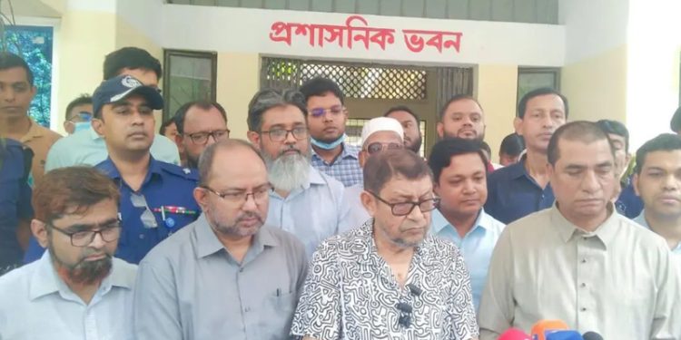 পটিয়া উপজেলা স্বাস্থ্য কমপ্লেক্সে হঠাৎ স্বাস্থ্যমন্ত্রী
