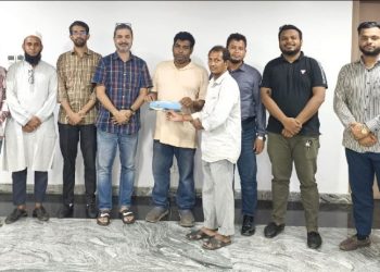 দুর্গোৎসবে সুবিধাবঞ্চিত ও অসহায় পরিবারের পাশে ‘প্রয়াস’