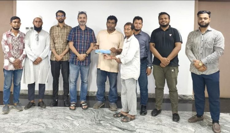 দুর্গোৎসবে সুবিধাবঞ্চিত ও অসহায় পরিবারের পাশে ‘প্রয়াস’