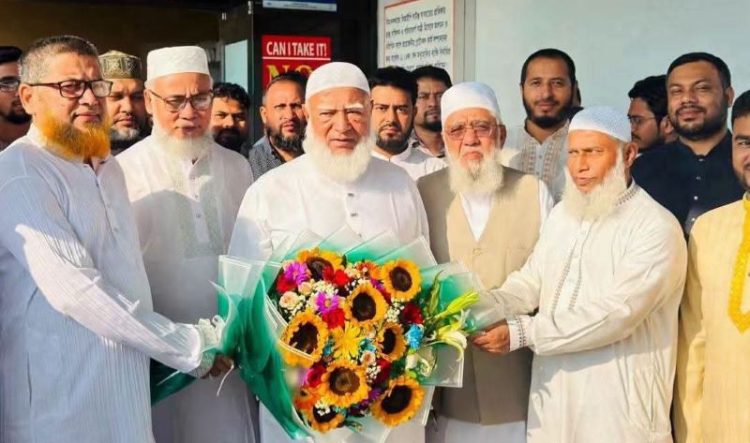 চট্টগ্রামে পৌঁছেছেন বিরোধীদলীয় নেতা শফিকুর রহমান
